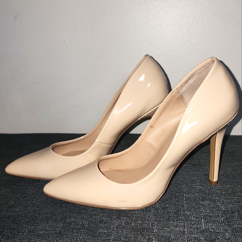 Charles David Cream Stiletto Heels